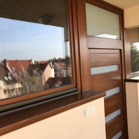 Appartement Dany Rose Apartman à Eger Extérieur photo
